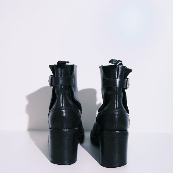 Vintage Freelance Black Leather Ankle Boots – Chunky Heel – Size 10 - Picture 4 of 5